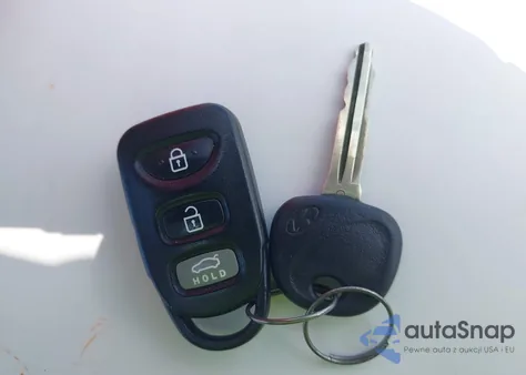 2013 Hyundai Elantra Limited from USA, damaged, VIN KMHDH4AEXDU937606